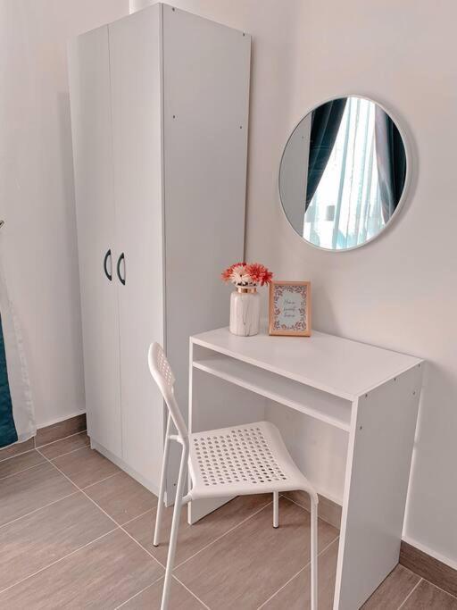 Netflix 2 Bedroom Troika Kota Bharu Homestay 1812 المظهر الخارجي الصورة